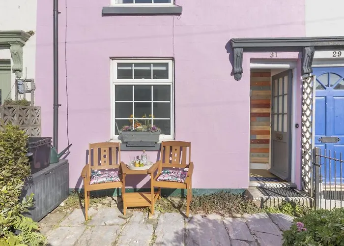 Gerry\'S Cottage, Quaint & Characterful